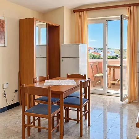 1 Bedroom Lovely In Ražanac